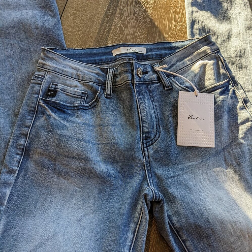 Kancan Los Angeles NWT Light Wash Denim Distressed Jeans, Size 7/27